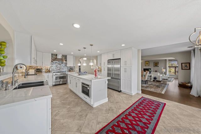 7087 Rancho Santa Fe View Ct., Rancho Santa Fe, CA 92067