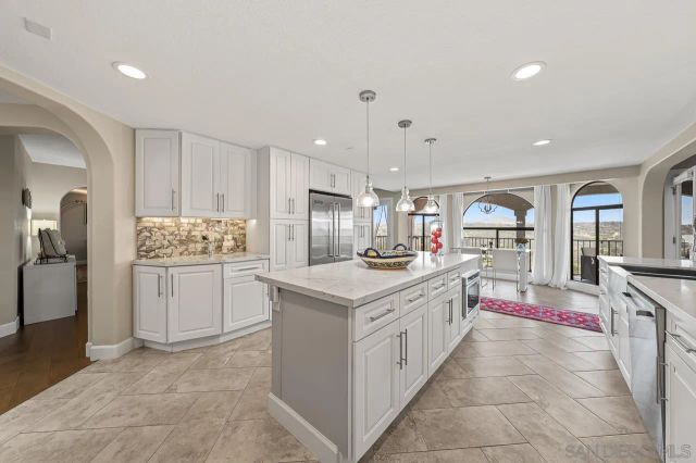 7087 Rancho Santa Fe View Ct., Rancho Santa Fe, CA 92067