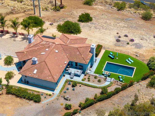 7087 Rancho Santa Fe View Ct., Rancho Santa Fe, CA 92067