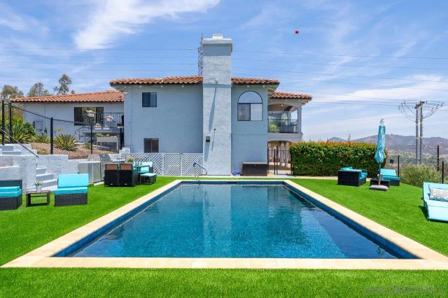 7087 Rancho Santa Fe View Ct., Rancho Santa Fe, CA 92067