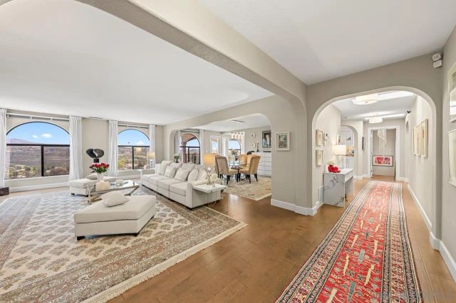 7087 Rancho Santa Fe View Ct., Rancho Santa Fe, CA 92067