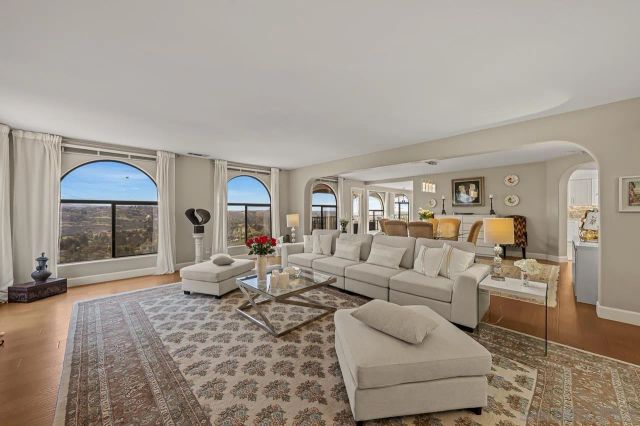 7087 Rancho Santa Fe View Ct., Rancho Santa Fe, CA 92067