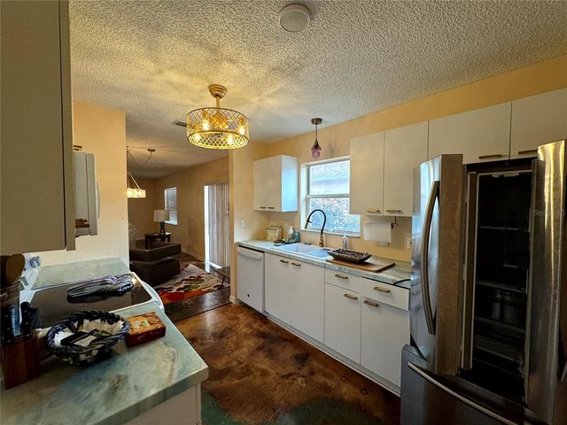 413 CALZADA COURT, Lady Lake, FL 32159