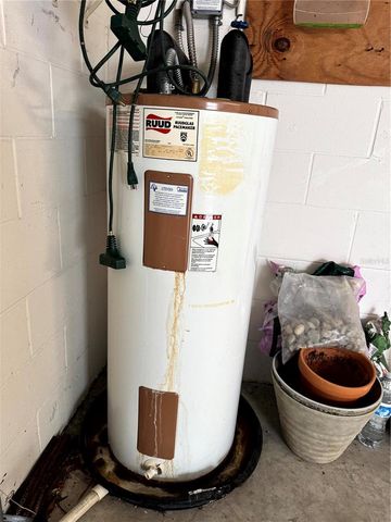 413 CALZADA COURT, Lady Lake, FL 32159