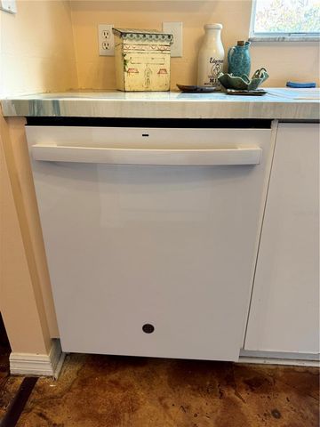 413 CALZADA COURT, Lady Lake, FL 32159