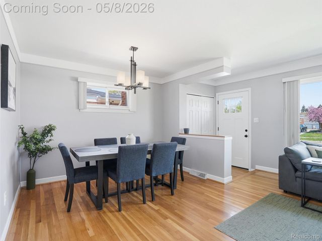 7911 Beatrice, Westland, MI 48185