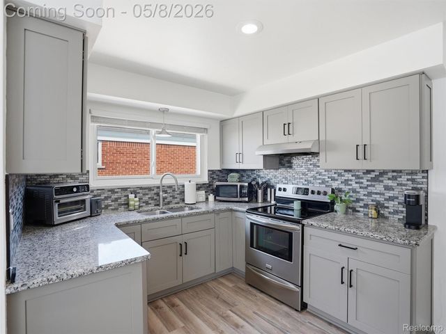 7911 Beatrice, Westland, MI 48185