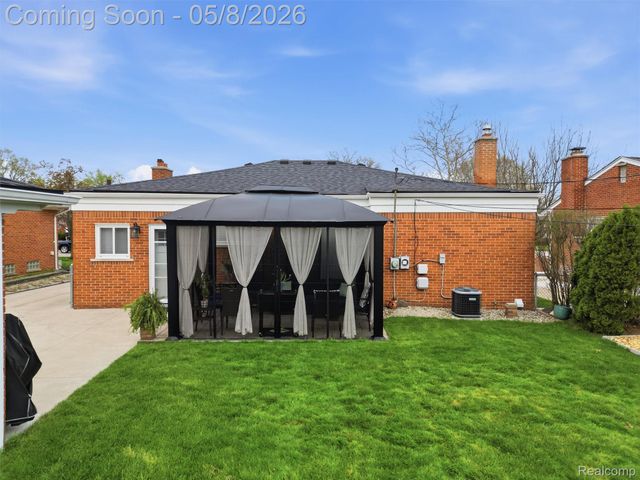 7911 Beatrice, Westland, MI 48185