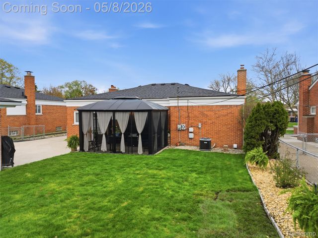 7911 Beatrice, Westland, MI 48185