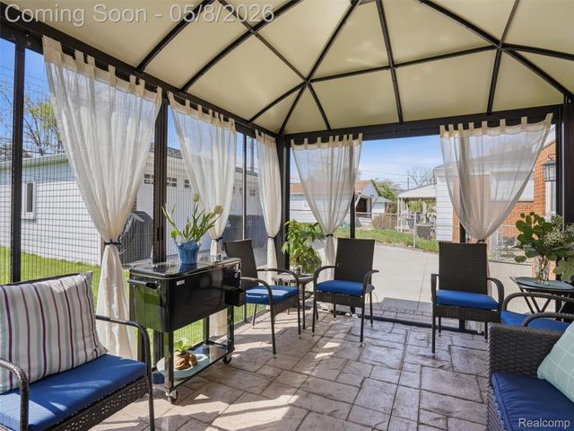 7911 Beatrice, Westland, MI 48185