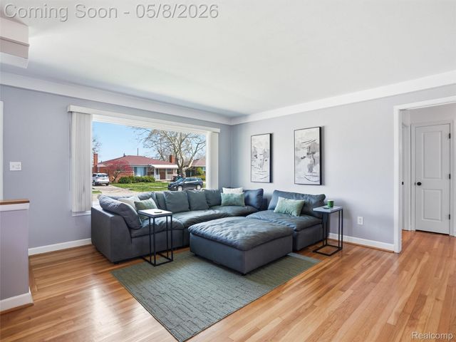 7911 Beatrice, Westland, MI 48185