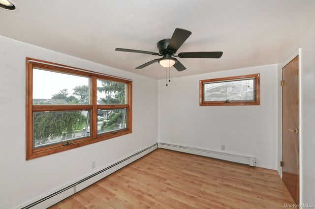 18 Wheelbarrow Lane, Wantagh, NY 11793