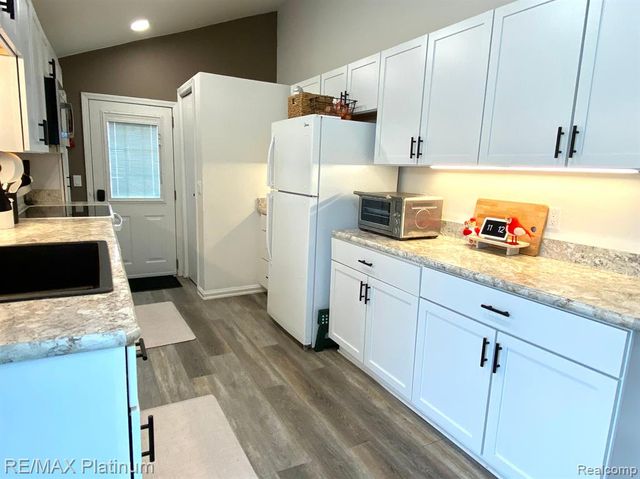 505 E Frank Street, Fowlerville, MI 48836