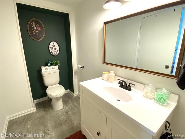 505 E Frank Street, Fowlerville, MI 48836