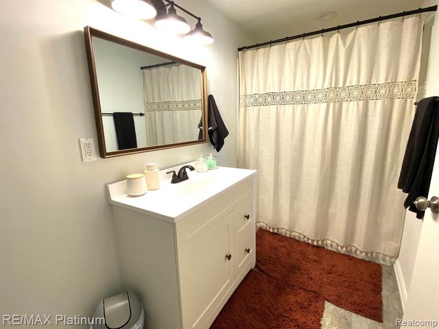 505 E Frank Street, Fowlerville, MI 48836