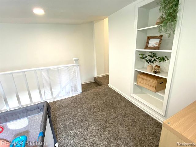 505 E Frank Street, Fowlerville, MI 48836