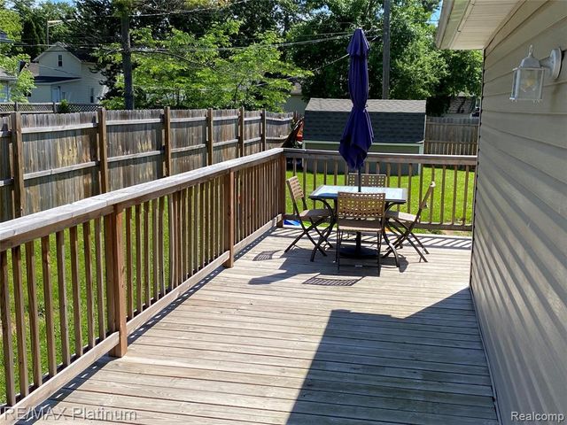 505 E Frank Street, Fowlerville, MI 48836