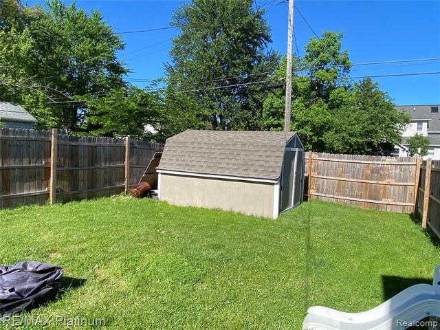 505 E Frank Street, Fowlerville, MI 48836