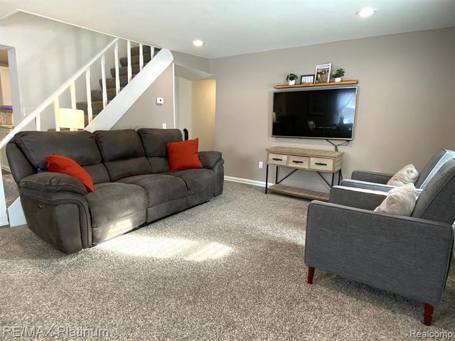 505 E Frank Street, Fowlerville, MI 48836