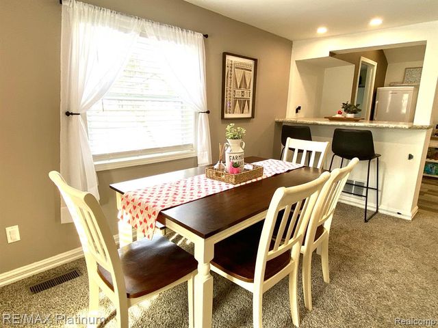505 E Frank Street, Fowlerville, MI 48836