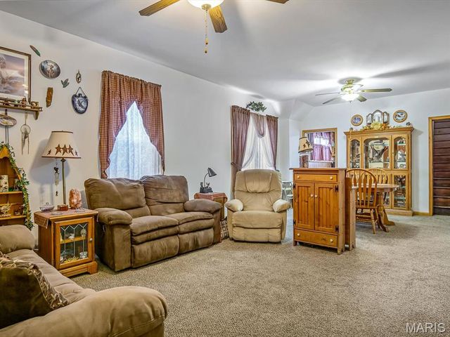 737 Madison Avenue, Wood River, IL 62095