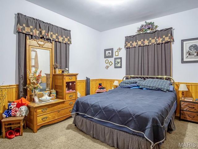 737 Madison Avenue, Wood River, IL 62095