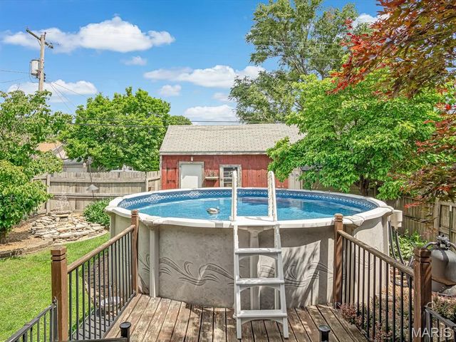 737 Madison Avenue, Wood River, IL 62095