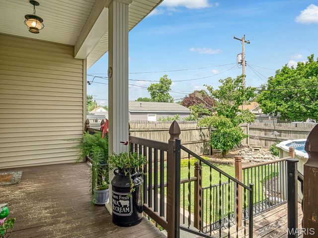 737 Madison Avenue, Wood River, IL 62095