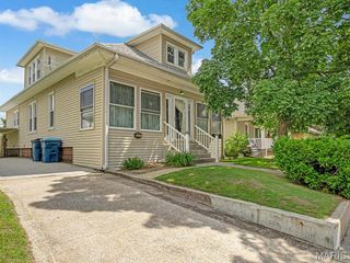737 Madison Avenue, Wood River, IL 62095