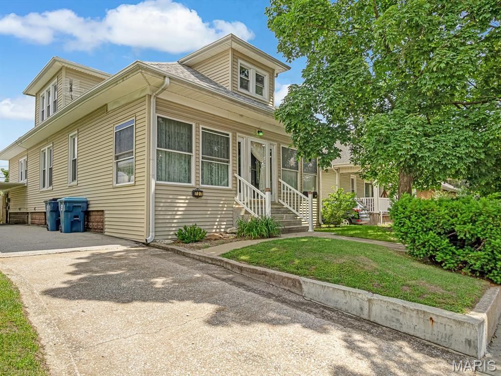 737 Madison Avenue, Wood River, IL 62095