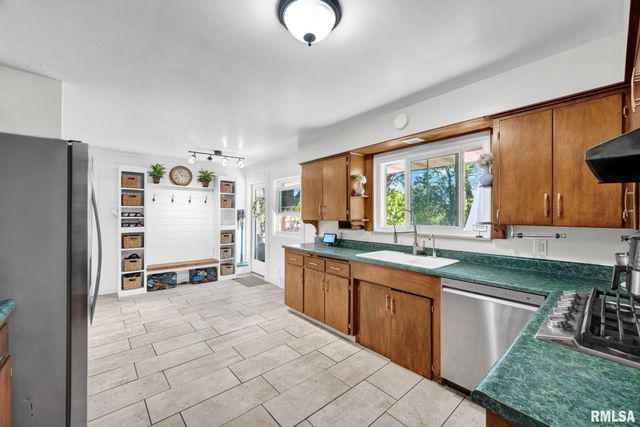 118 W MERLE Lane, Peoria, IL 61604