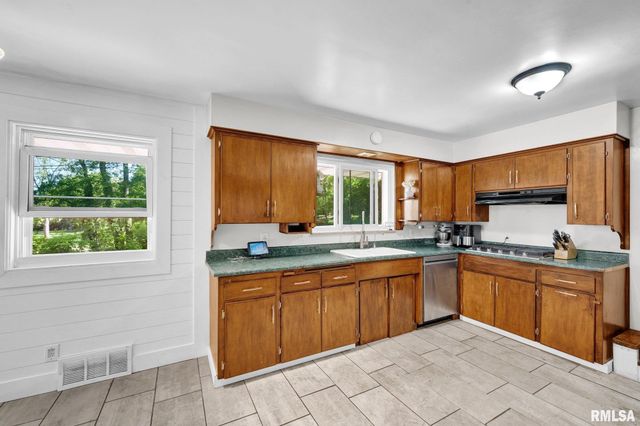 118 W MERLE Lane, Peoria, IL 61604
