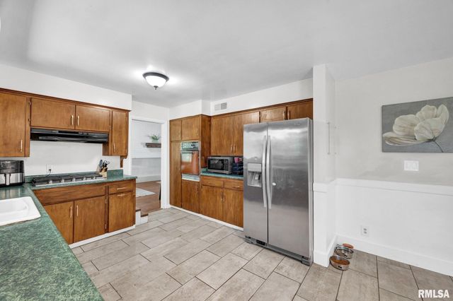 118 W MERLE Lane, Peoria, IL 61604