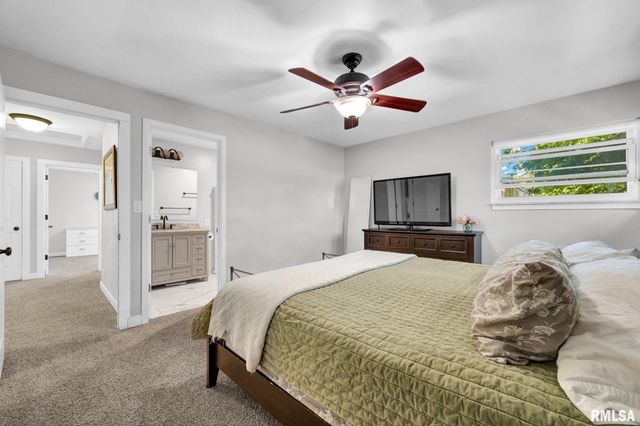 118 W MERLE Lane, Peoria, IL 61604
