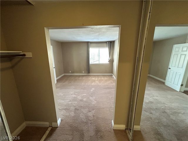 4241 Wales Green Lane, Las Vegas, NV 89110