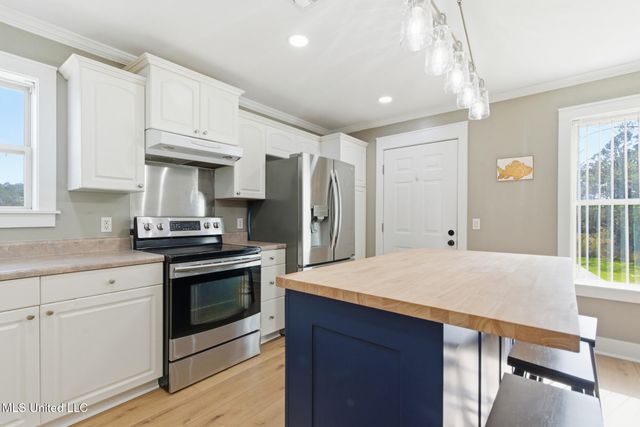 228 E North Street, Pass Christian, MS 39571