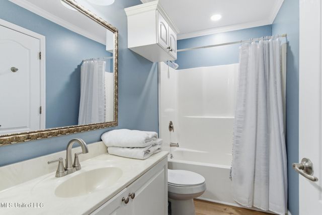 228 E North Street, Pass Christian, MS 39571