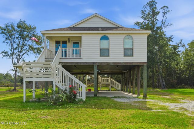 228 E North Street, Pass Christian, MS 39571