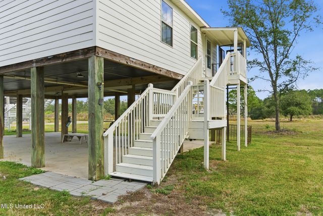 228 E North Street, Pass Christian, MS 39571