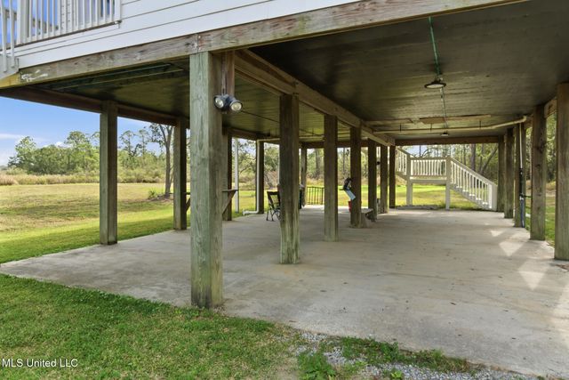 228 E North Street, Pass Christian, MS 39571