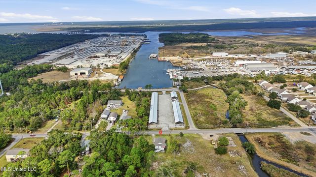 228 E North Street, Pass Christian, MS 39571