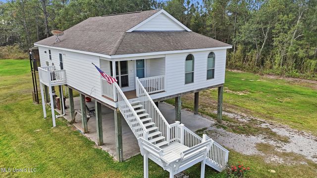 228 E North Street, Pass Christian, MS 39571