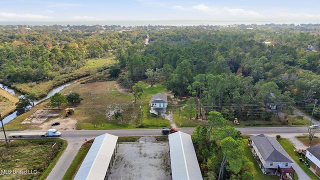 228 E North Street, Pass Christian, MS 39571