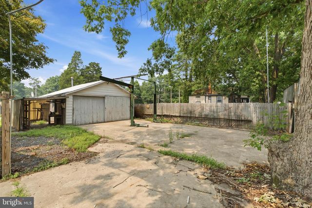 200 W BUCKSHUTEM RD, Millville, NJ 08332