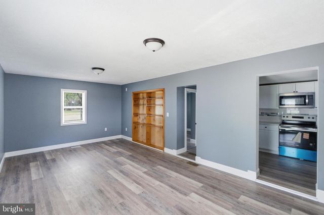 200 W BUCKSHUTEM RD, Millville, NJ 08332
