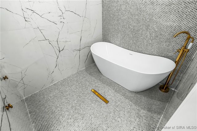 1019 Ridgeview Drive, Jeffersonville, IN 47130