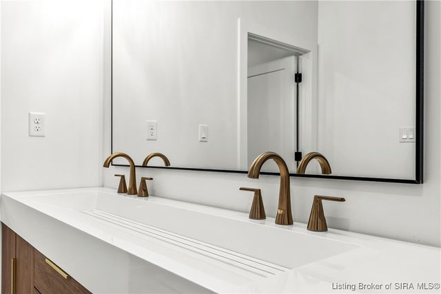 1019 Ridgeview Drive, Jeffersonville, IN 47130