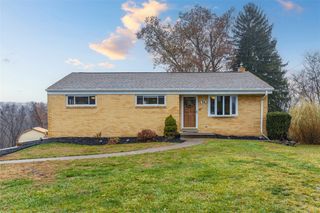 51 Bellview Cir, Robinson Twp, PA 15136