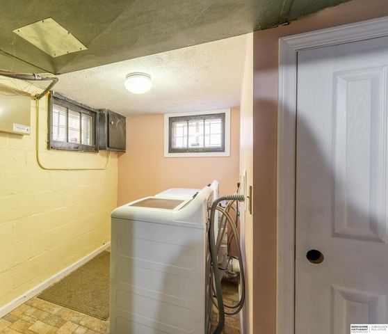 2441 Whitmore Street, Omaha, NE 68112