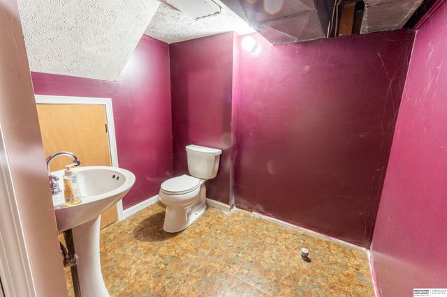 2441 Whitmore Street, Omaha, NE 68112